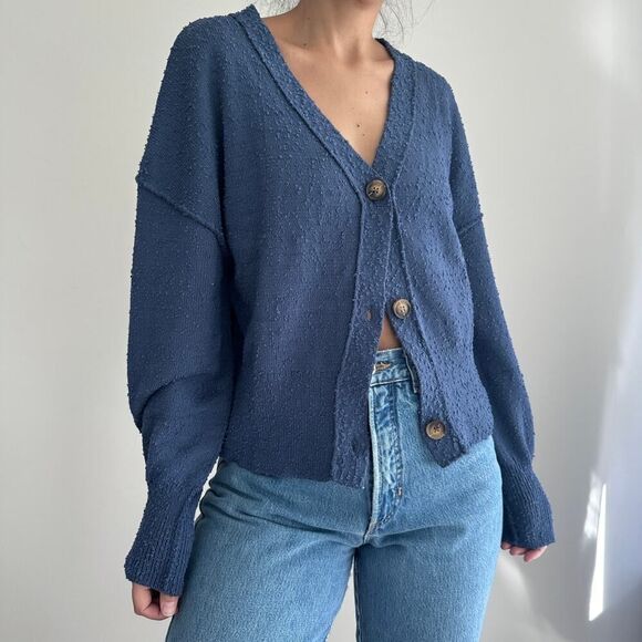 Fuzzy cardigan Sweater button front - Picture 1 of 11